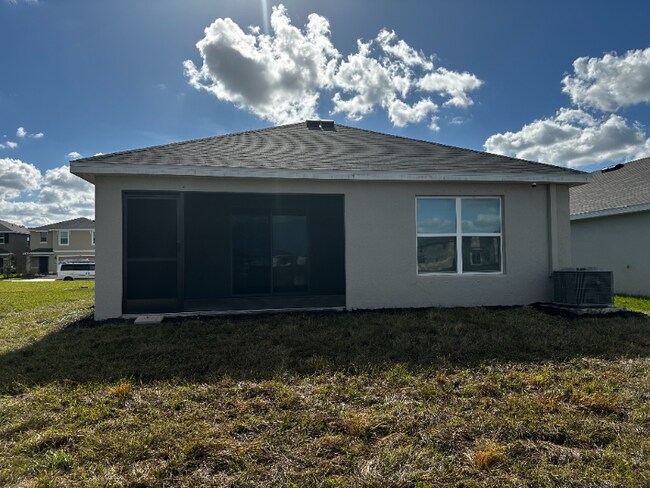Building Photo - 3259 Rock Sound St