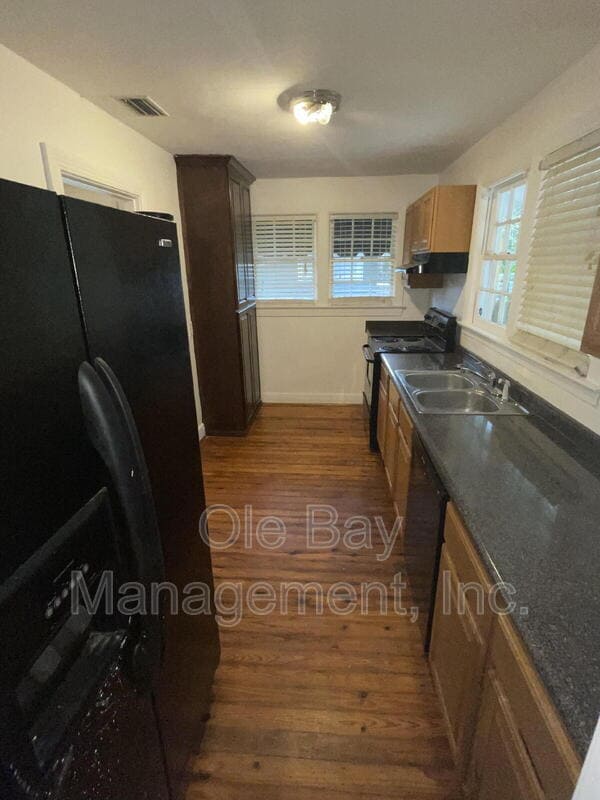 Building Photo - 108 S Fulton St