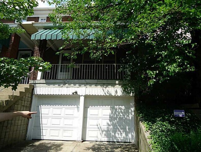 Primary Photo - 5573 Pocusset St