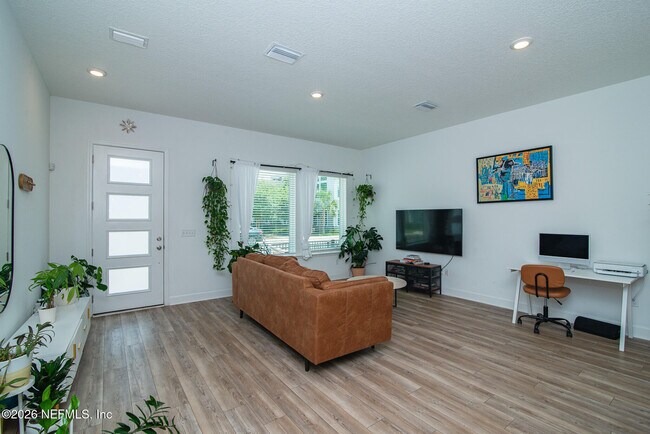 Building Photo - 11332 BREAKERS BAY Way