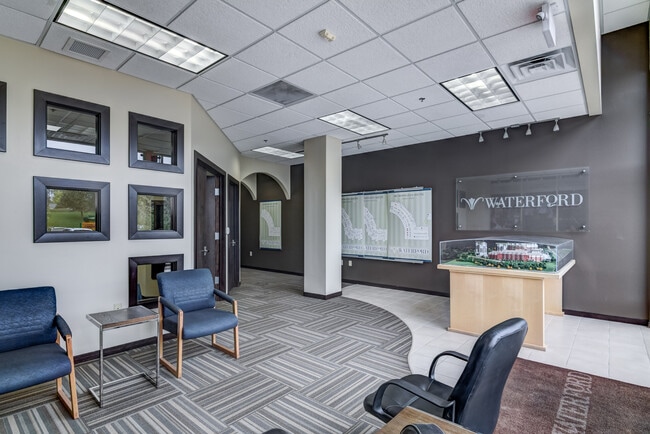 Building Photo - 401 Pinnacle Way