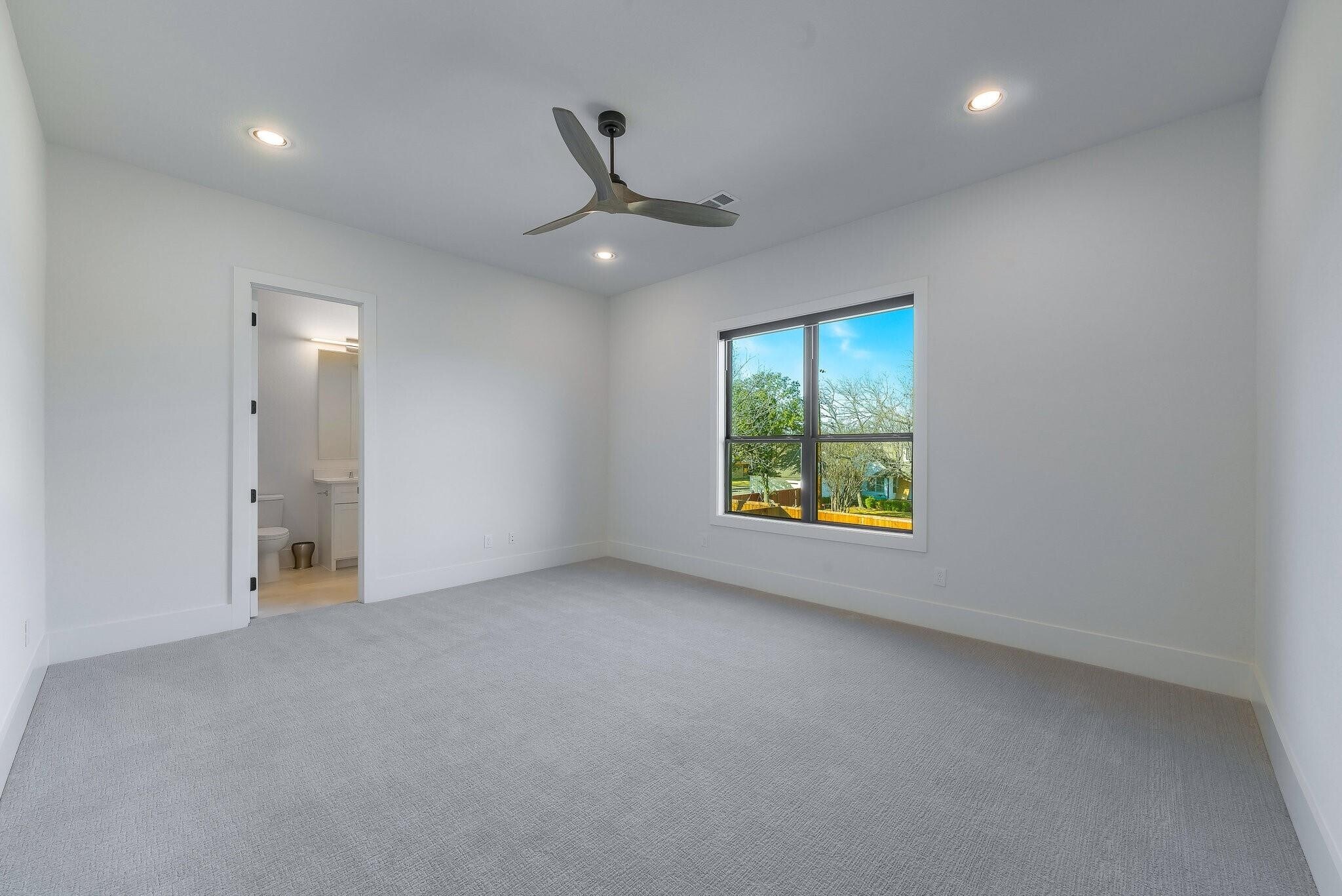 Building Photo - 3311 Regent Dr