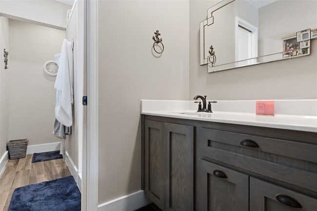 Building Photo - 3909 Holt Dr