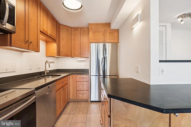 Building Photo - 1301 Delaware Ave SW