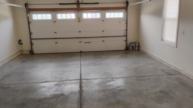 Building Photo - 1701 E Amber Ln