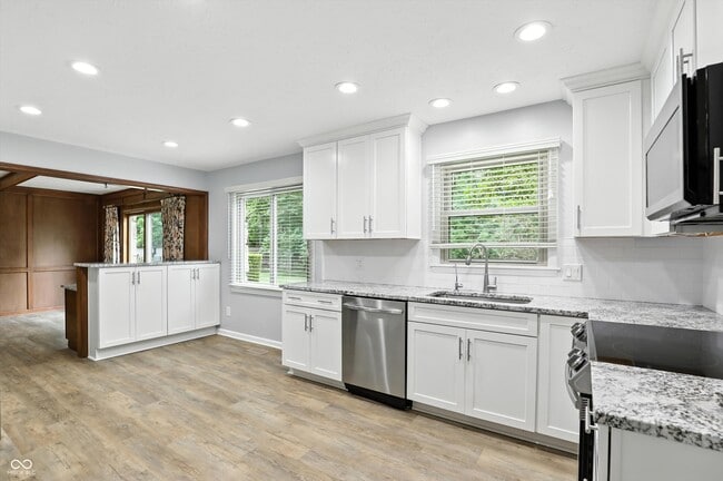 Building Photo - 781 Dayton Dr