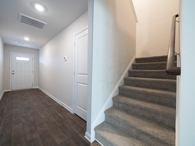 Building Photo - 1830 Lacebark Dr