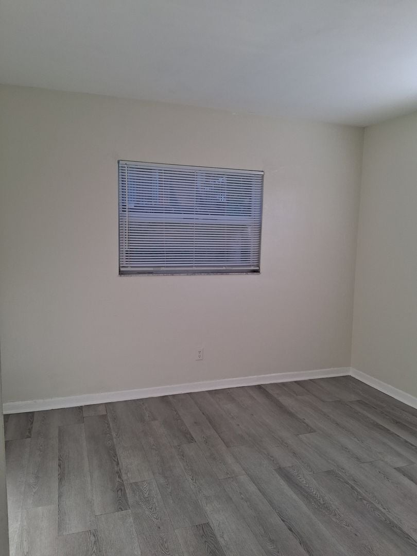 Building Photo - 3150 Pinellas Point Dr S