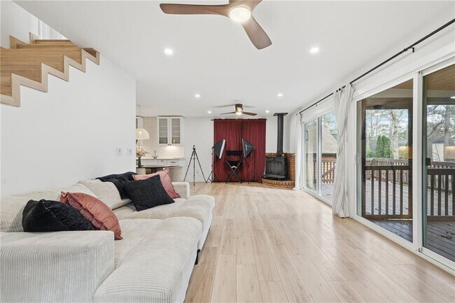 Building Photo - 2130 Cove Trail