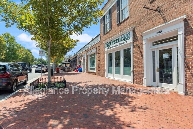 Building Photo - 718 S Washington St
