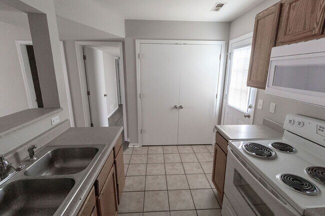 Building Photo - 5812-5814 Canaveral Dr.