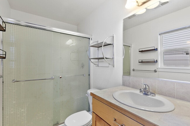 Building Photo - 1920 N Cavalier Rd