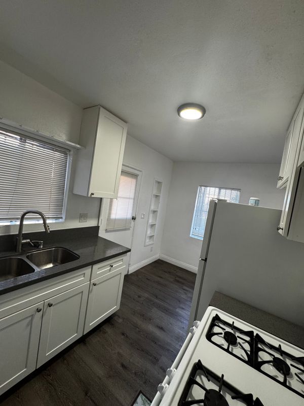 Building Photo - 6319 Gallant St