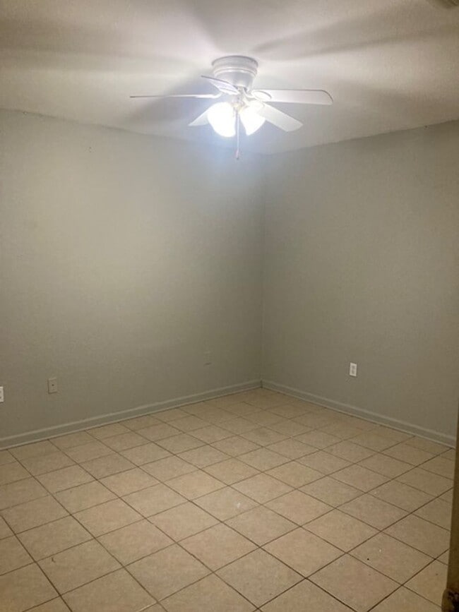 Building Photo - Gulfport 3 Bedroom