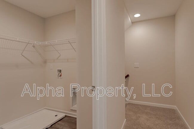 Building Photo - 8 Sabine Leaf Ct