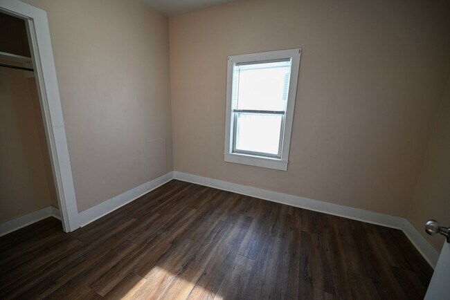 Building Photo - 1200 1/2 Superior Ave