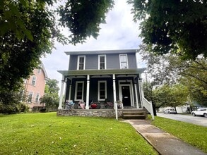 Building Photo - Sewickley - Stunning 3 Bedroom 2.5 Bathroom
