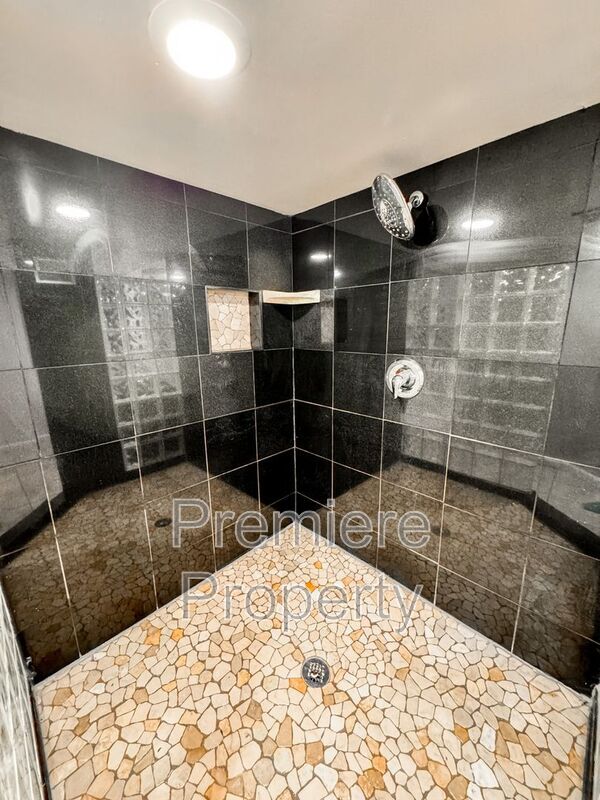 Building Photo - 3029 W 74th St