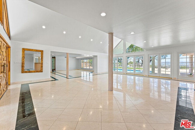 Building Photo - 4159 Regal Oak Dr