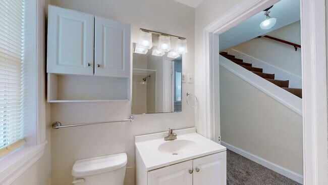 Building Photo - Newly Renovated 2 Bed/1 Bath Home in Camp Taylor