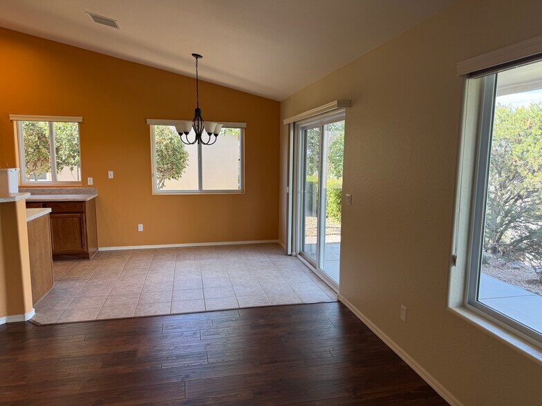 Main living area has vaulted ceilings - 1611 Addington Dr