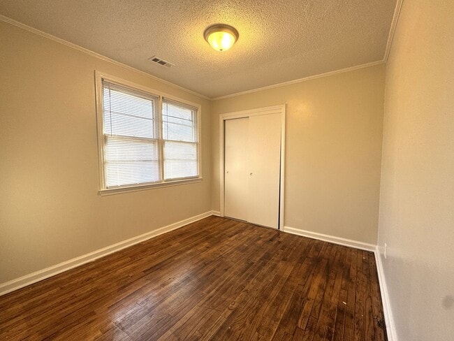 Building Photo - Adorable home !