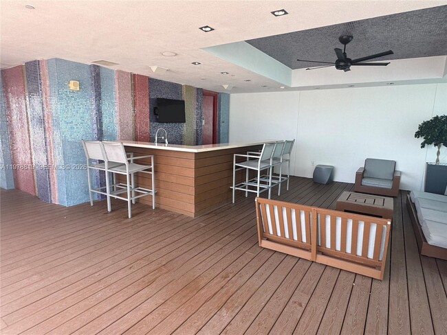 Building Photo - 500 Brickell Ave