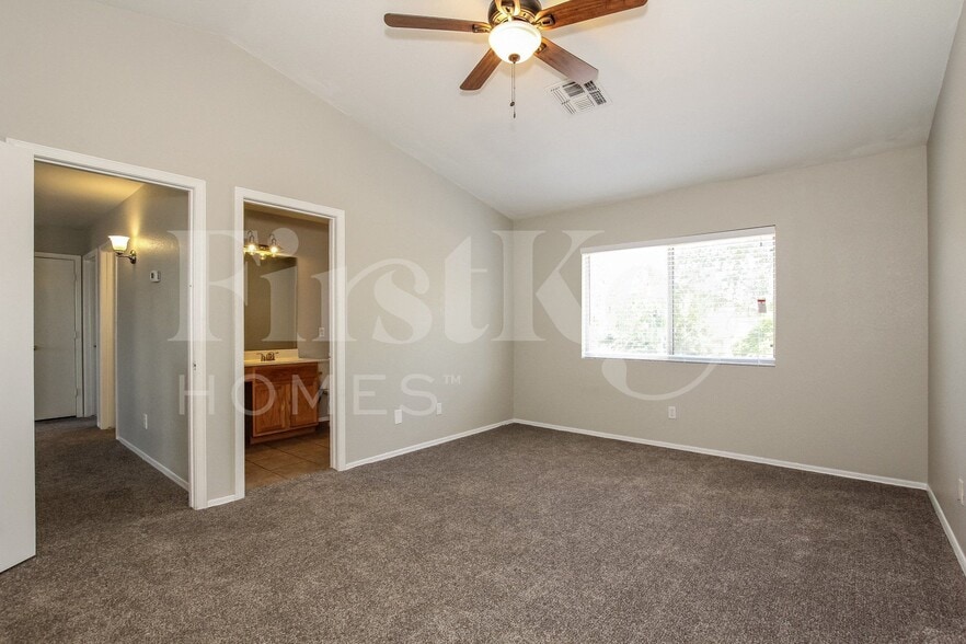 Building Photo - 9156 W Quail Ave