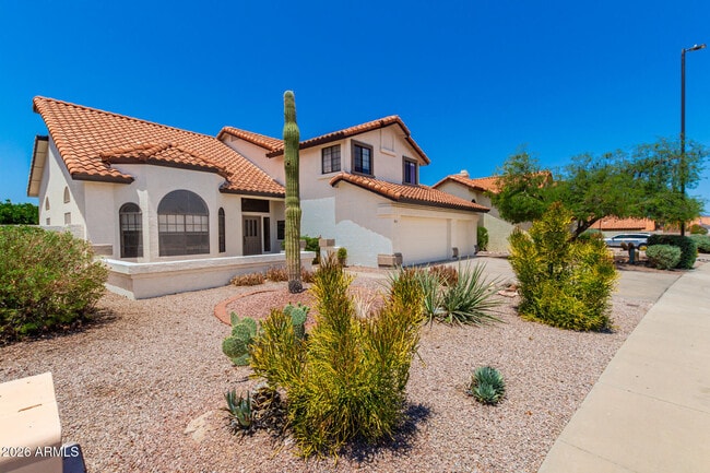 Building Photo - 6121 E Saddleback St