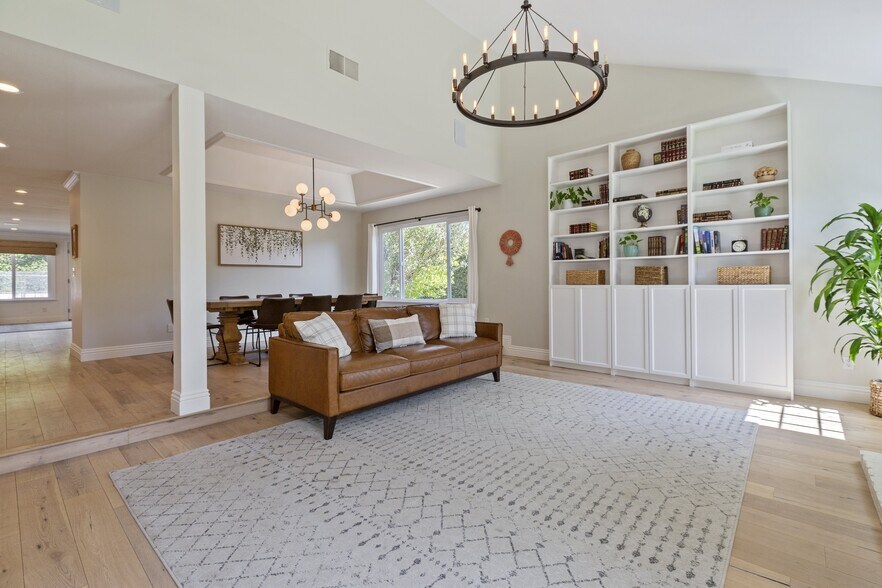 Living Room - 6146 Shadycreek Dr