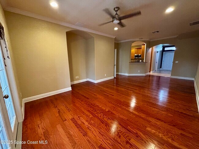 Building Photo - 1390 Isabella Dr