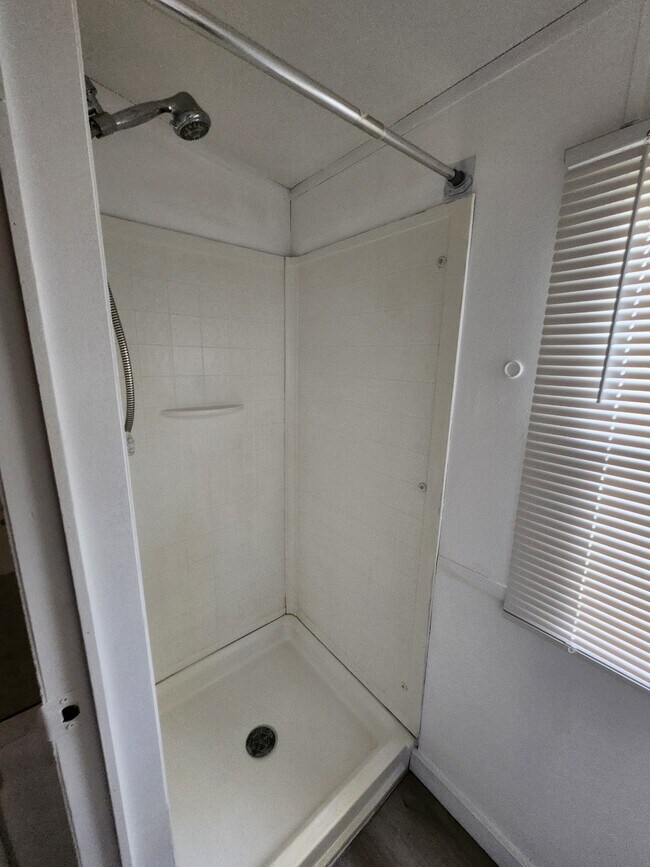 Building Photo - 2519 Openview Dr