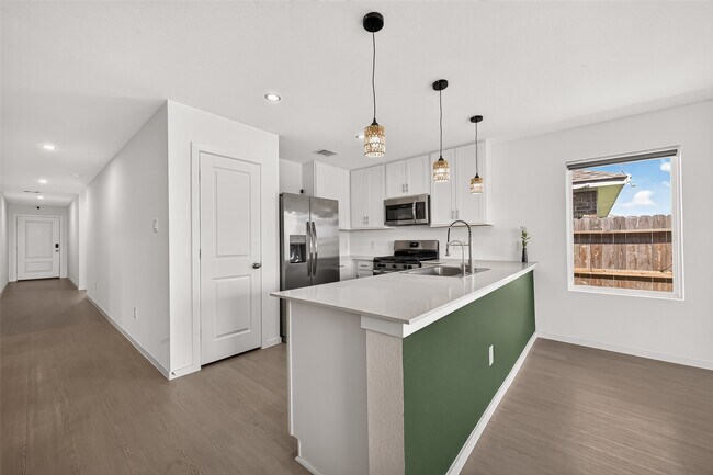 Building Photo - 6326 Linden Leaf Dr