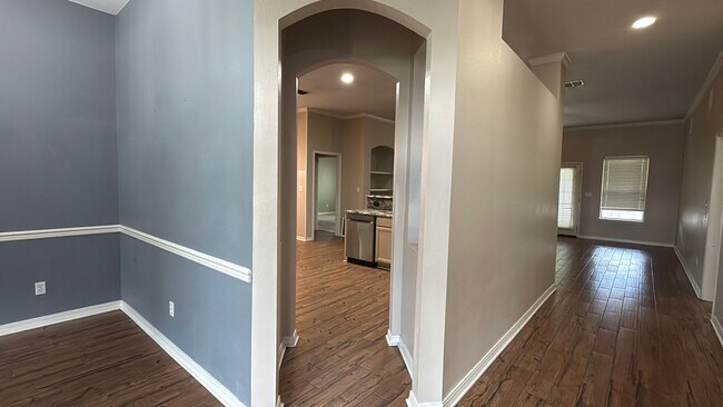 Building Photo - Rental in Shreveport