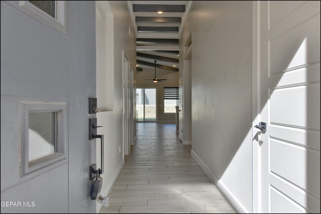 Building Photo - 12333 Desert Wolf Ave