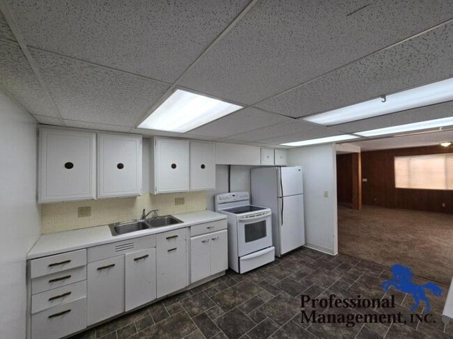Building Photo - 6 bedroom in Billings MT 59101