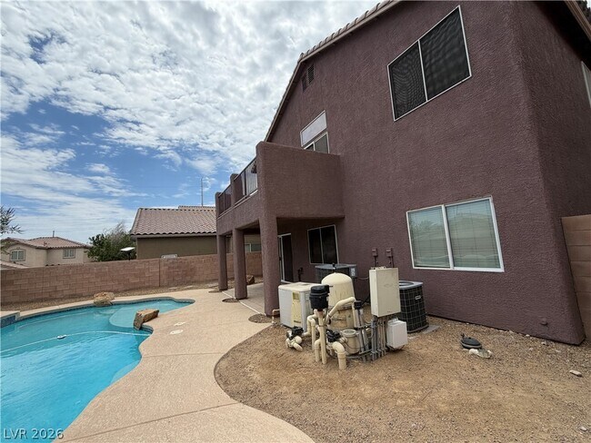 Building Photo - 6420 Casamar St