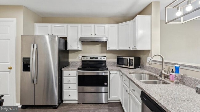 Building Photo - 9304 Witch Hazel Way