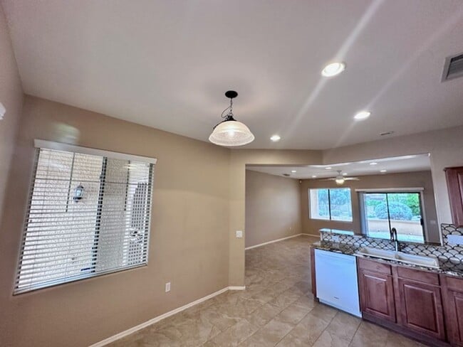Building Photo - Updated 3 Bed/2 Bath in 55+ Community