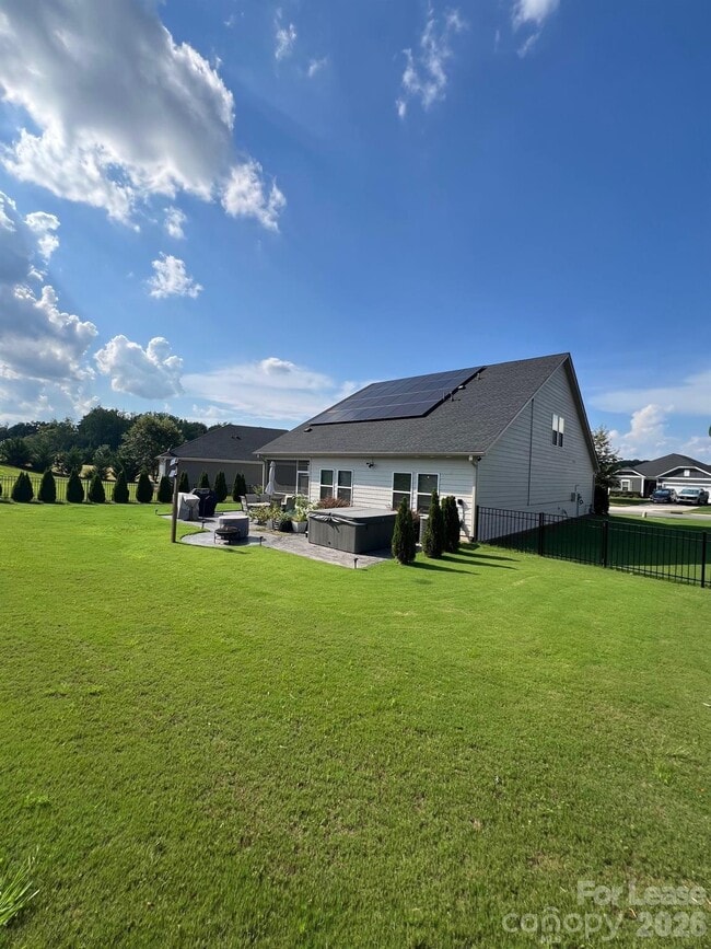 Building Photo - 8921 Pennegrove Cir