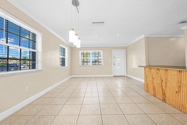 Building Photo - 2400 SW 103rd Ct