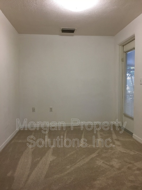Building Photo - 1223 Poinsettia Ave