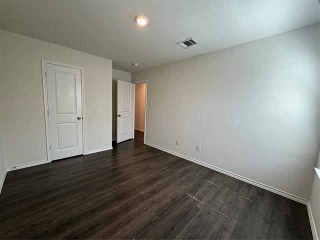 Building Photo - 300 Ginger Ave