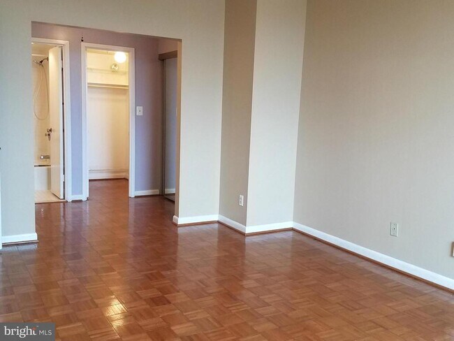 Building Photo - 3709 S George Mason Dr