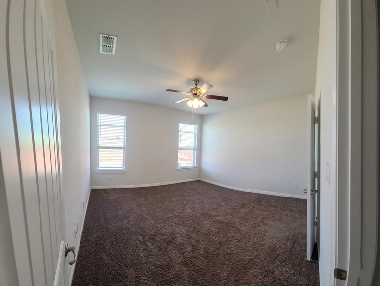Building Photo - 9925 Wynndel Trl