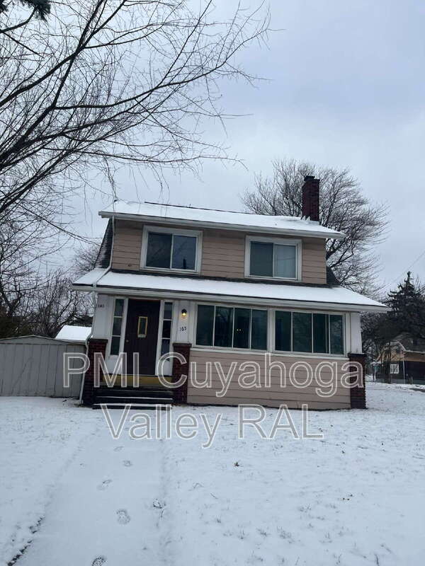 Building Photo - 165 Colony Crescent