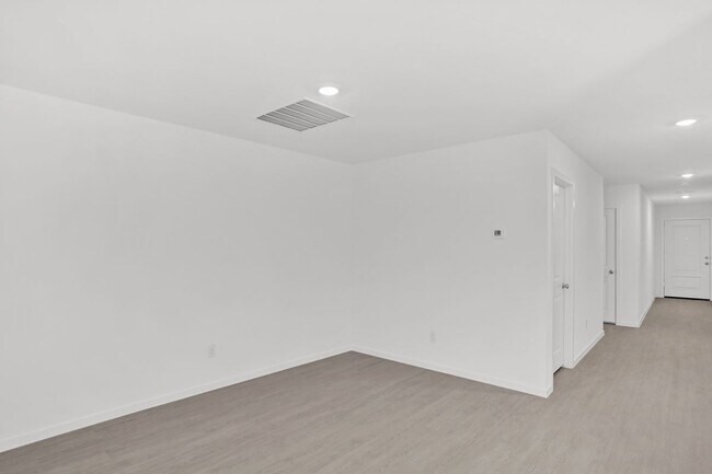 Building Photo - 1009 Macnab Dr