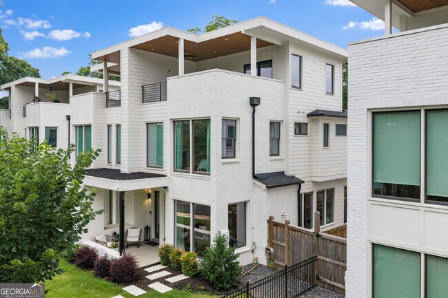 Building Photo - 94 Whitefoord Ave NE