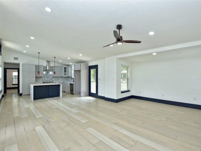 Building Photo - 11800 Tedford St