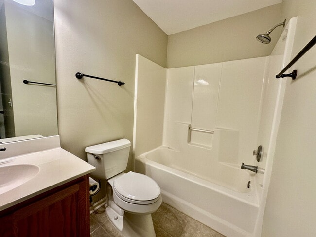 Building Photo - Four Bedroom Home with Private Fenced Back...